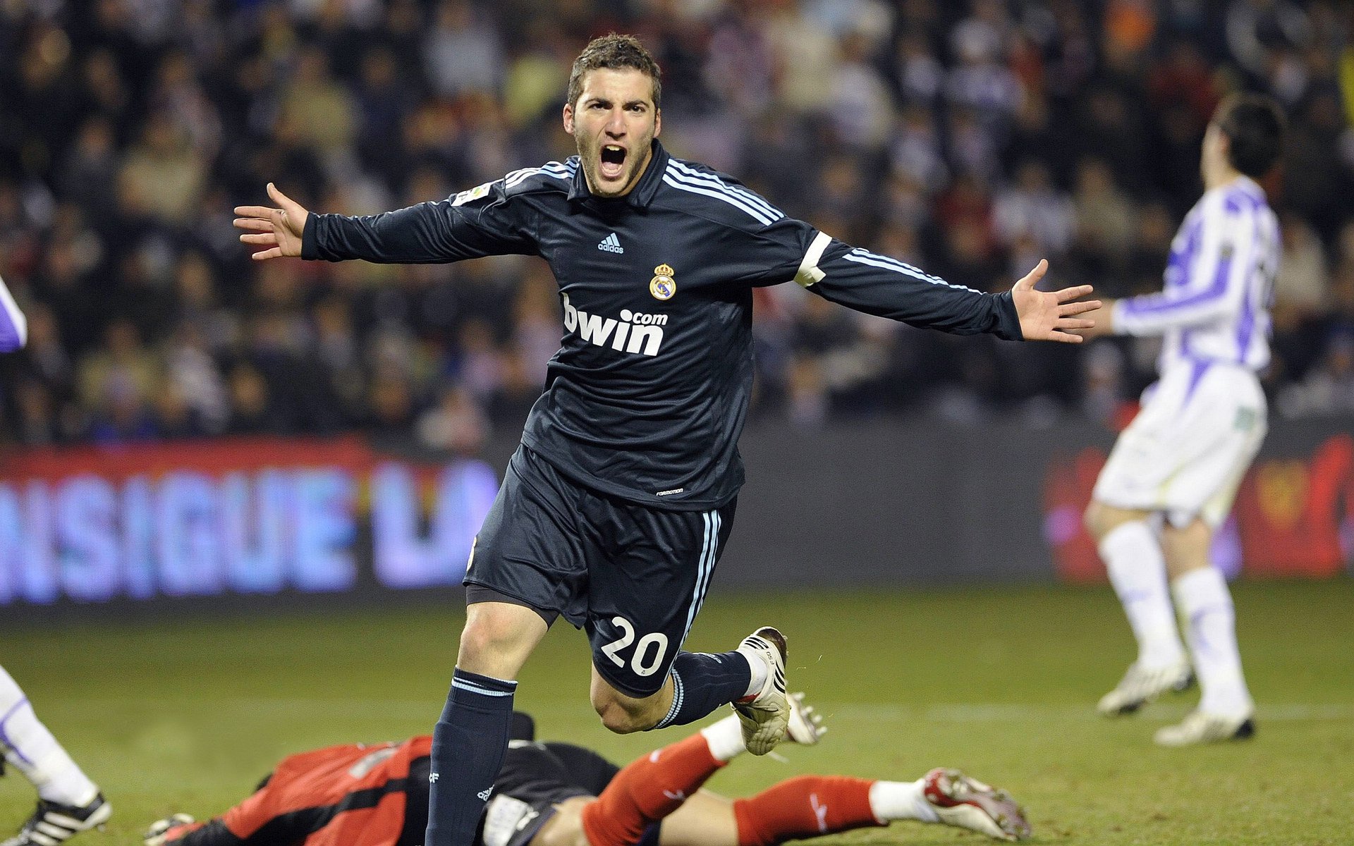 北欧寒夜惊魂！萨内数据核爆，阿森纳末节闪电带走挪威