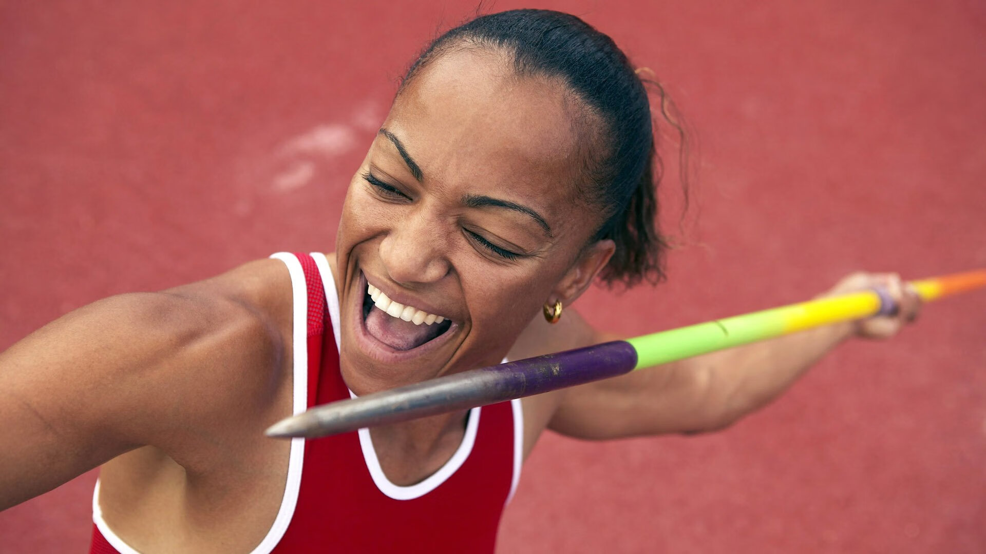 赛道与球场，当切特在F1街道赛接管比赛，雄鹿与步行者的巅峰对决已决出胜负