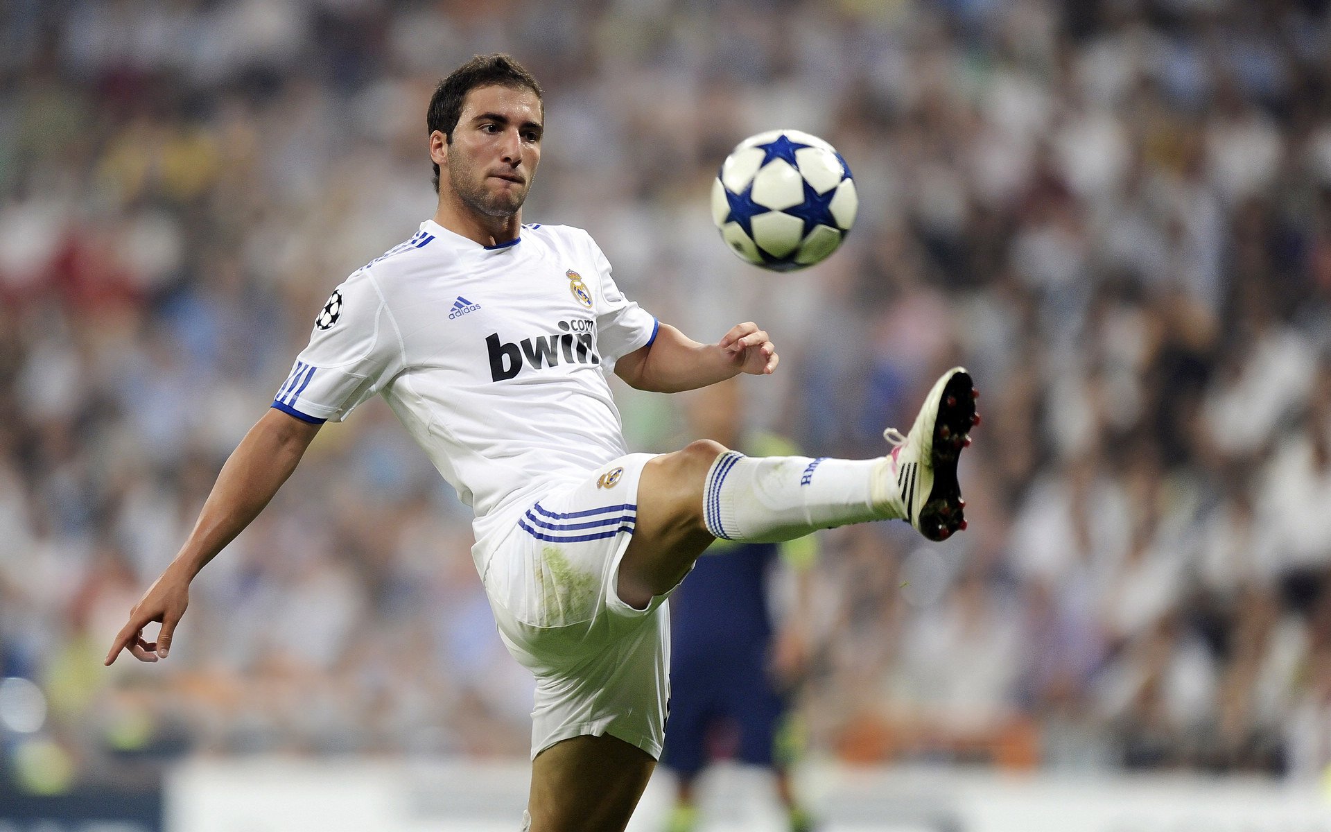 欧冠决赛之夜，久保建英完成里程碑，亚洲新王在伯纳乌加冕